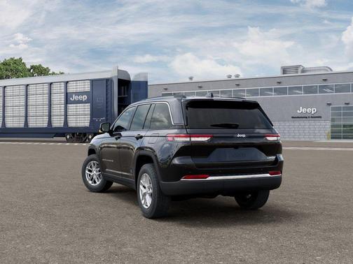 2026 Jeep Grand Cherokee Laredo X