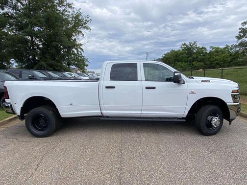 Bright White Clearcoat 2026 RAM 3500 Tradesman