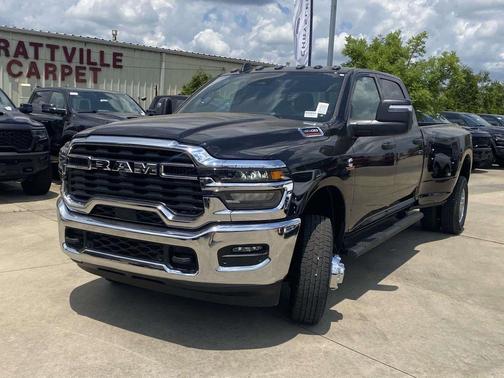Diamond Black 2026 RAM 3500 Tradesman