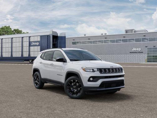 Bright White Clearcoat 2026 Jeep Compass Latitude
