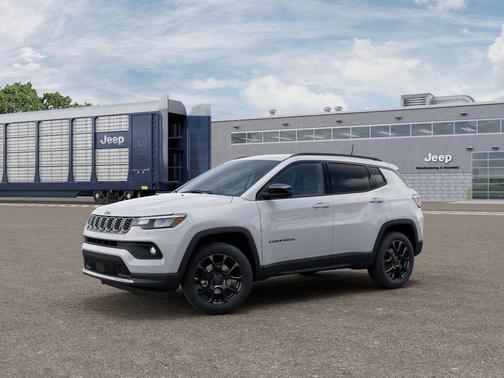 Bright White Clearcoat 2026 Jeep Compass Latitude