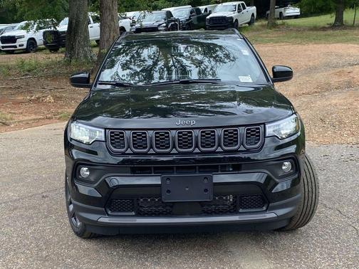 Diamond Black 2026 Jeep Compass Latitude
