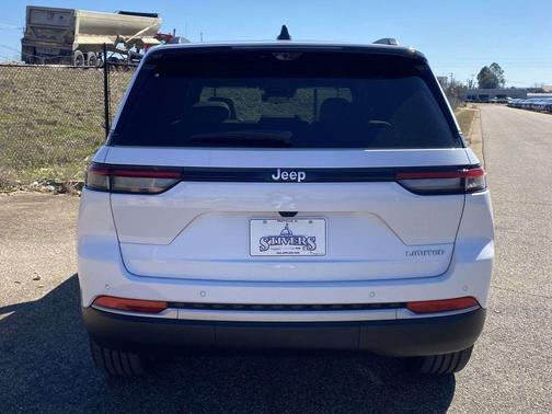 Bright White Clearcoat 2026 Jeep Grand Cherokee Limited
