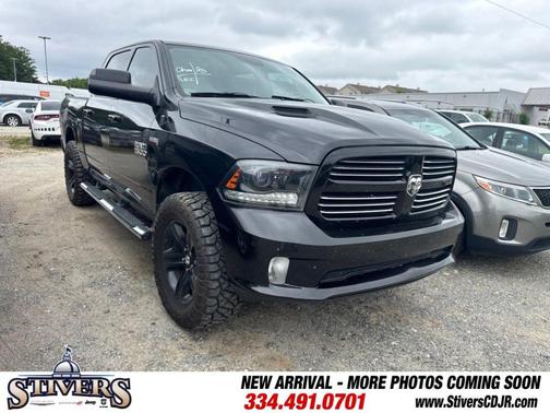 Brilliant Black Crystal Pearlcoat 2015 RAM 1500 Sport