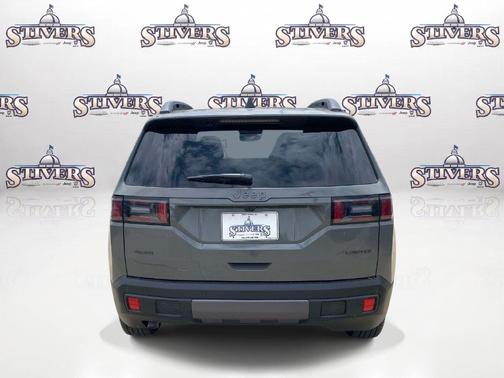 Sting Gray Clearcoat 2026 Jeep Cherokee LAREDO/LIMITED