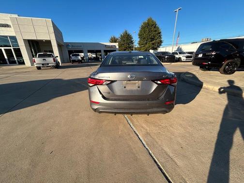 Gun Metallic 2022 Nissan Sentra SV