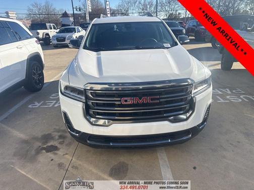 2023 GMC Acadia AT4
