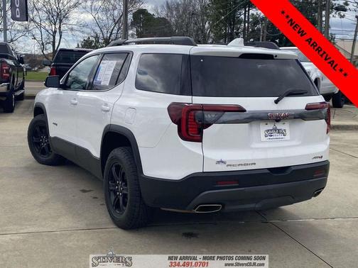 2023 GMC Acadia AT4