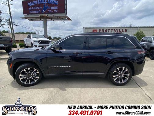 Midnight Sky 2024 Jeep Grand Cherokee Overland