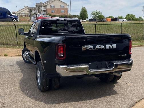 Diamond Black 2026 RAM 3500 Tradesman