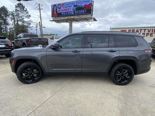 Metallic 2023 Jeep Grand Cherokee L Limited