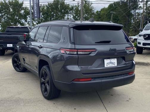 Metallic 2023 Jeep Grand Cherokee L Limited