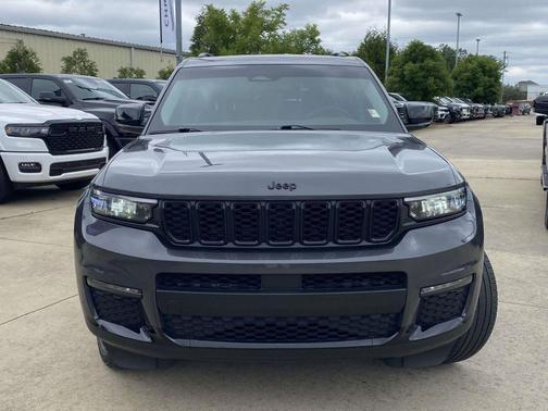 Metallic 2023 Jeep Grand Cherokee L Limited