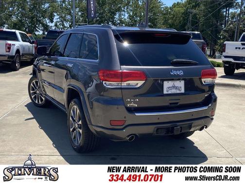 Granite Crystal Clearcoat Metallic 2017 Jeep Grand Cherokee Overland