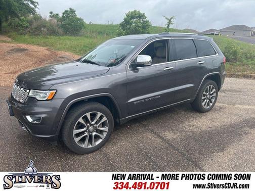 Granite Crystal Clearcoat Metallic 2017 Jeep Grand Cherokee Overland