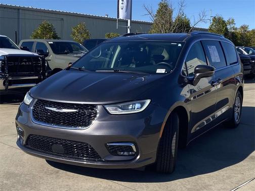 2021 Chrysler Pacifica Touring-L