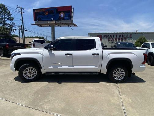 Ice 2025 Toyota Tundra SR5