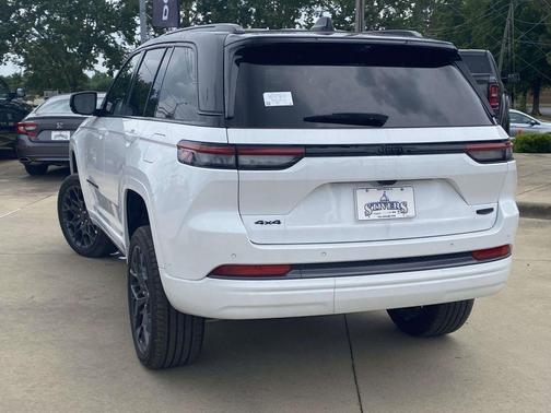 Bright White Clearcoat 2026 Jeep Grand Cherokee Summit