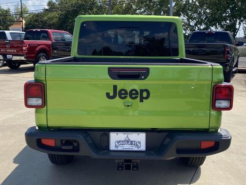 2025 Jeep Gladiator Sport