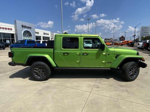 2025 Jeep Gladiator Sport