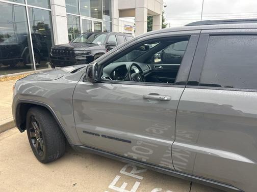 2019 Jeep Grand Cherokee Laredo