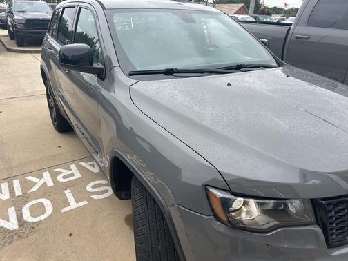 2019 Jeep Grand Cherokee Laredo
