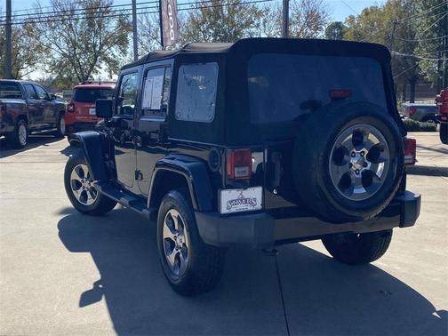 2016 Jeep Wrangler Unlimited Sahara