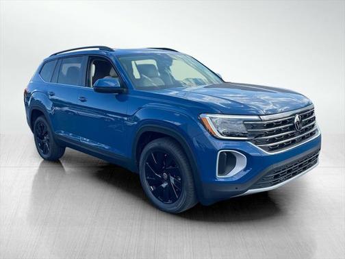 2025 Volkswagen Atlas 2.0T SE w/Technology 4MOTION