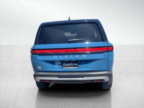 2023 Rivian R1S Adventure
