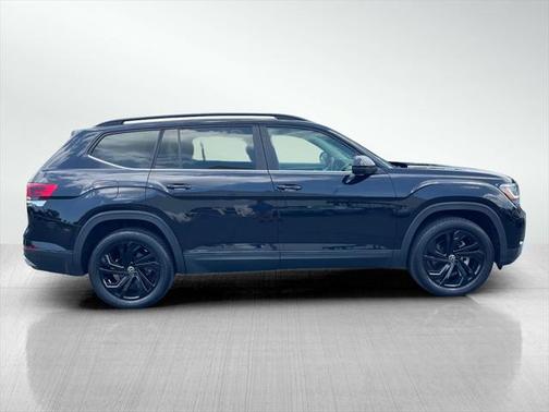 2022 Volkswagen Atlas 3.6L SE w/Technology