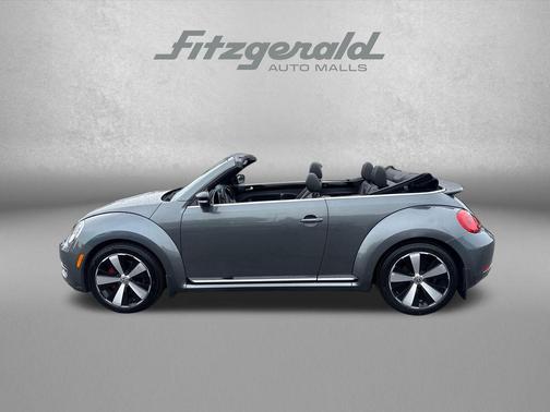 Platinum Gray Metallic/Black Roof 2013 Volkswagen Beetle 2.0T