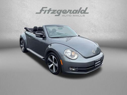 Platinum Gray Metallic/Black Roof 2013 Volkswagen Beetle 2.0T