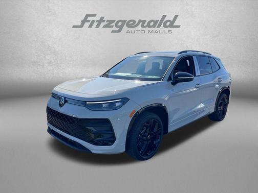 sandstone 2026 Volkswagen Tiguan 2.0T SE R-Line Black 4MOTION