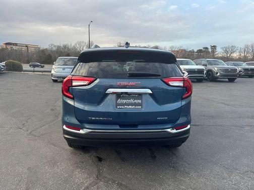 2024 GMC Terrain SLT