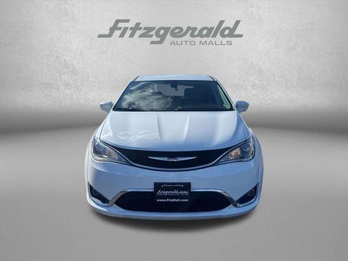 Bright White Clearcoat 2019 Chrysler Pacifica Touring Plus