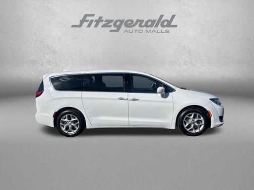 Bright White Clearcoat 2019 Chrysler Pacifica Touring Plus