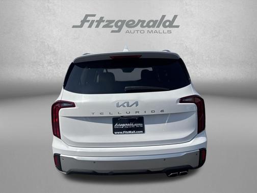 Glacial White Pearl 2023 Kia Telluride S