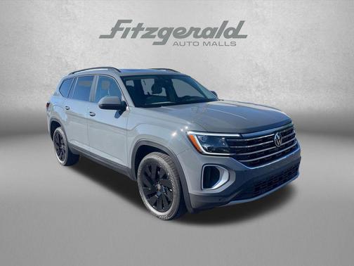 Pure Gray 2026 Volkswagen Atlas 2.0T SE w/Technology 4MOTION