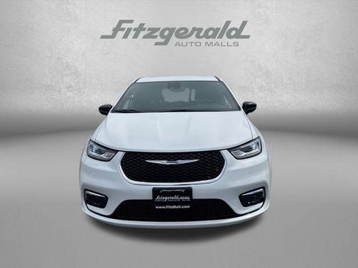 Bright White Clearcoat 2024 Chrysler Pacifica Touring