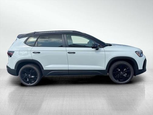 2025 Volkswagen Taos 1.5T SE Black