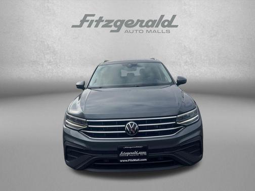 Platinum Gray Metallic 2023 Volkswagen Tiguan 2.0T SE