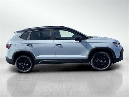 2025 Volkswagen Taos 1.5T SE Black