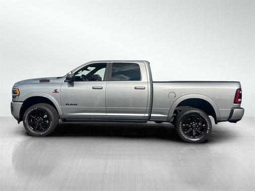 2022 RAM 2500 Laramie Crew Cab 4x4 6'4' Box