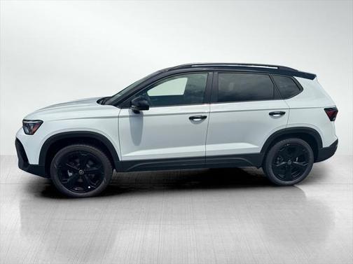 2025 Volkswagen Taos 1.5T SE Black