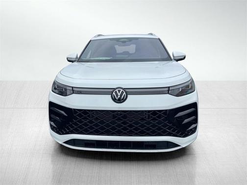 2026 Volkswagen Tiguan 2.0T SEL
