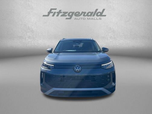 platinum gray metallic 2026 Volkswagen Tiguan 2.0T SE 4MOTION