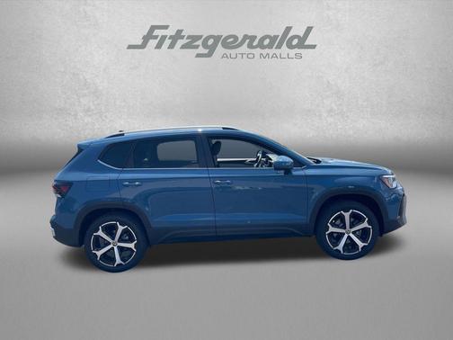 Monterey Blue Pearl 2026 Volkswagen Taos SEL
