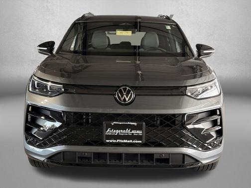 2025 Volkswagen Tiguan 2.0T SE R-Line Black 4MOTION