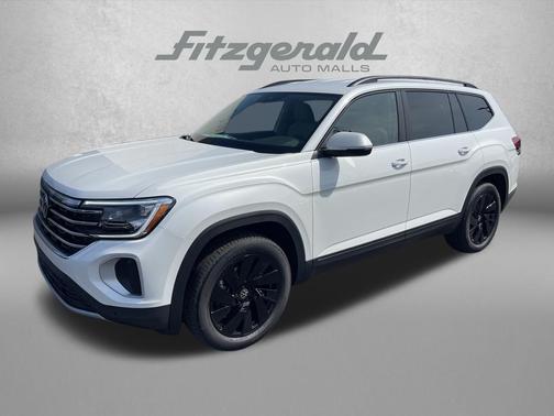Opal White Pearl 2026 Volkswagen Atlas 2.0T SE w/Technology 4MOTION