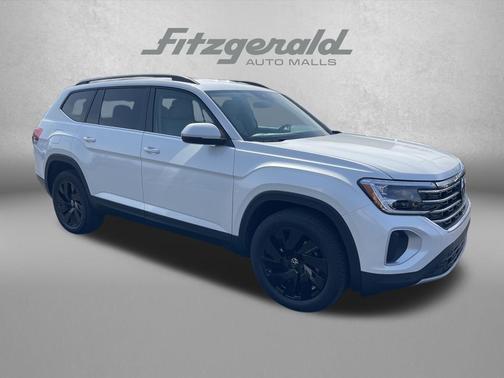 Opal White Pearl 2026 Volkswagen Atlas 2.0T SE w/Technology 4MOTION